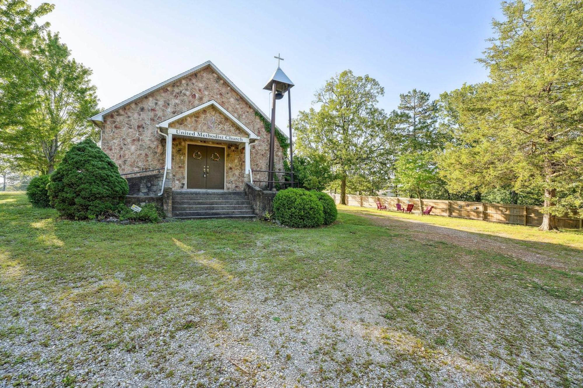 Old Church Retreat With Fire Pit And Air Hockey! Omaha エクステリア 写真